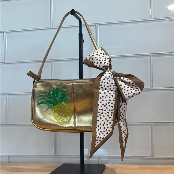 $5 START ⭐️ Pineapple 🍍 Heart Gold Custom Painted Gap Purse - Picture 1 of 5